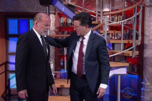 Bruce Willis kavga sahnelerini canlı yayında gösterdi