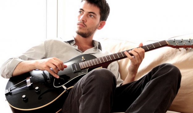 Akbank Sanat, Ocak ayında dünyaca ünlü gitar ustalarını ağırlıyor.