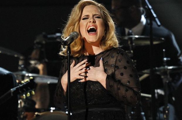 Adele 88 Günde 1 Milyar ‘tık’a Ulaştı