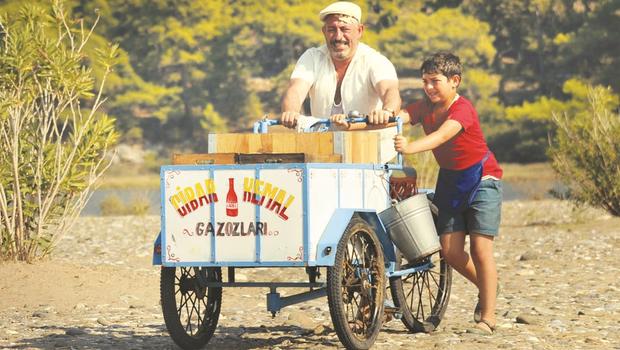 Cem Yılmaz İzleyicileri Şaşırttı