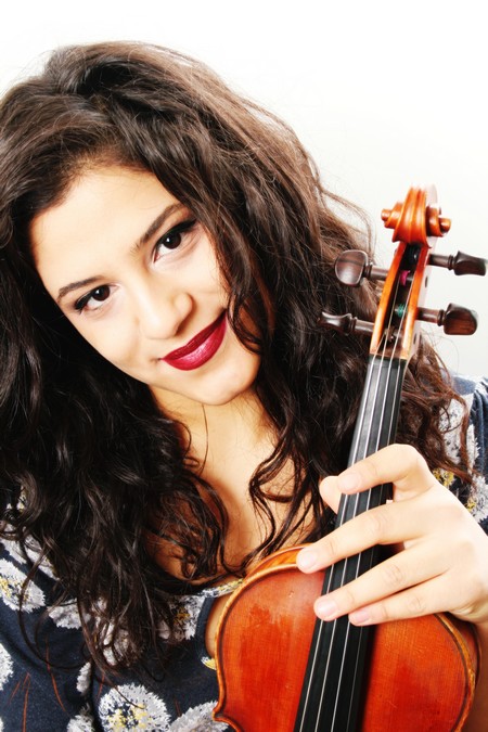  Şubatta da genç yıldızlar İş Sanat ile parlayacak