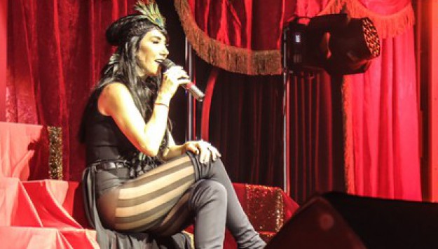 Hande Yener İstanbul'da