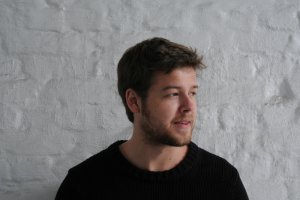 Finnebassen Dans Etmek İsteyenler için Babylon'da