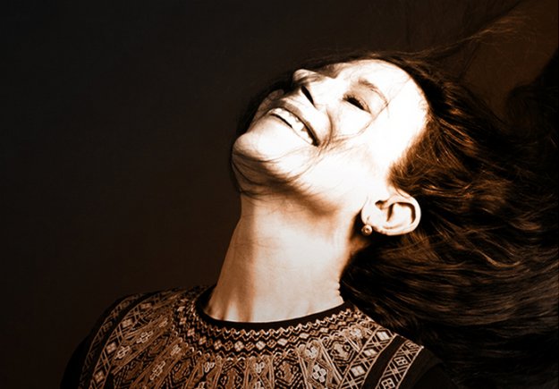 Gelmiş geçmiş en iyi müzisyenler arasında gösterilen Meredith Monk,