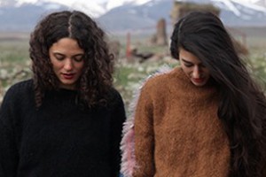 Büyükannem Bir Taş (İKSV TİYATRO FESTİVALİ 2016 OYUN TANITIMLARI)