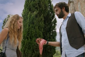 Çok Uzak Fazla Yakın'ın fragmanı yayınlandı