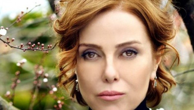 Zuhal Olcay MOİ Sahne'de