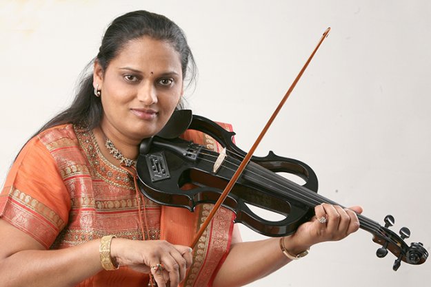 Akbank Sanat Dünya Müziği Günleri Başliyor