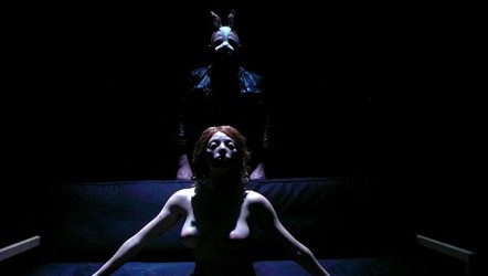 Titanların Düşüşü - Abattoir Ferme 