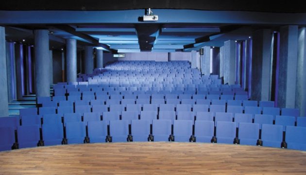 SAHNELER: Tim Show Center Tiyatro Salonu- İstanbul