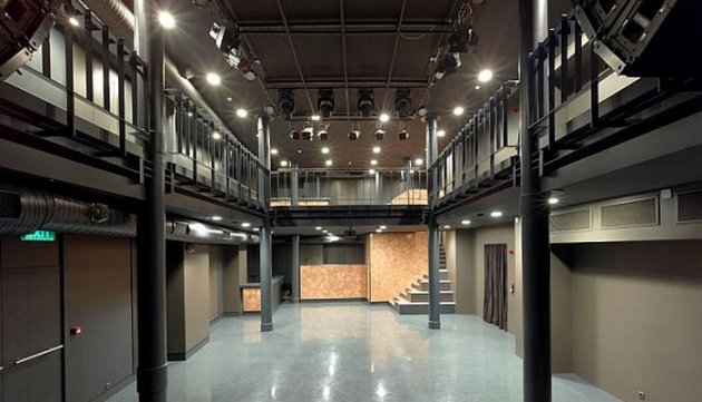 SAHNELER: Salon İksv - Beyoğlu