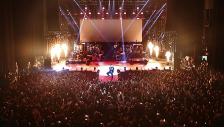 Megastar Tarkan, Los Angeles’a yola çıktı