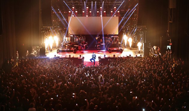 Megastar Tarkan, Los Angeles’a yola çıktı