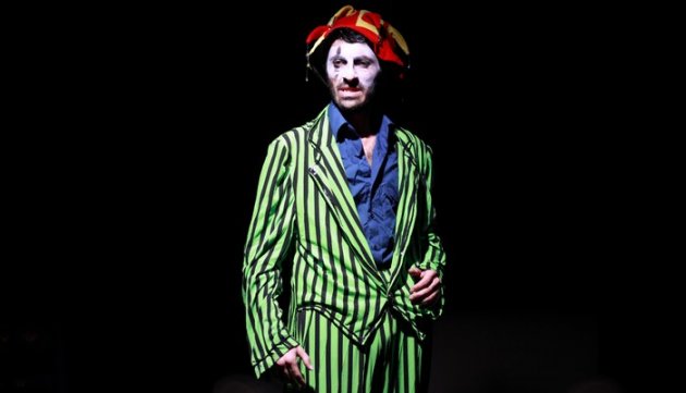Tac'ın Nöbetcileri ve Joker Toy sahnede