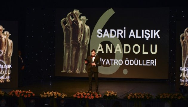 8. Sadri Alışık Tiyatro Oyuncu Ödülleri Adayları Belli Oldu