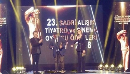 Sadri Alışık Tiyatro ve Sinema Oyuncu Ödülleri verildi. - 2018