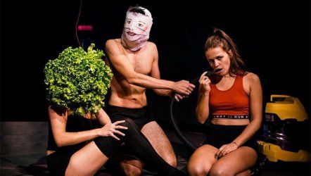 Yerden Yukarı Bulutların Altında