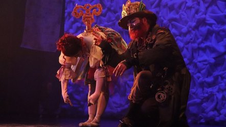 Sahnede sürreal büyü; Prof.Pi Show