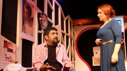 Aşk Bir Şey Değildir