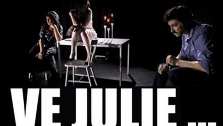 Ve Julie...