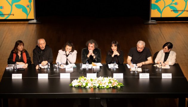 ENKA Sanat, Dünya Tiyatro Günü'nde  Etkinlik Arşivini Dijitale Taşıyor