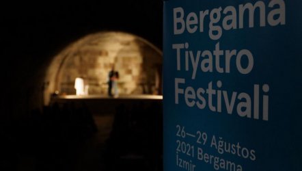 Bergama Tiyatro Festivali Yoğun İlgi İle Karşılandı