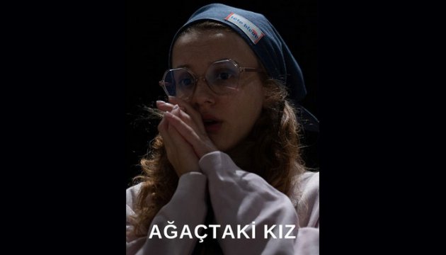 Ağaçtaki Kız