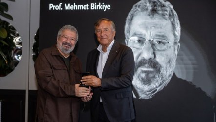 İksv 2023 Onur Ödülü Mehmet Birkiye'ye verildi