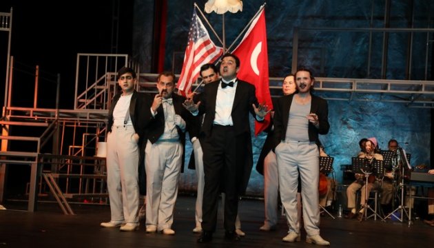 Gözlerimi Kaparım Vazifemi Yaparım