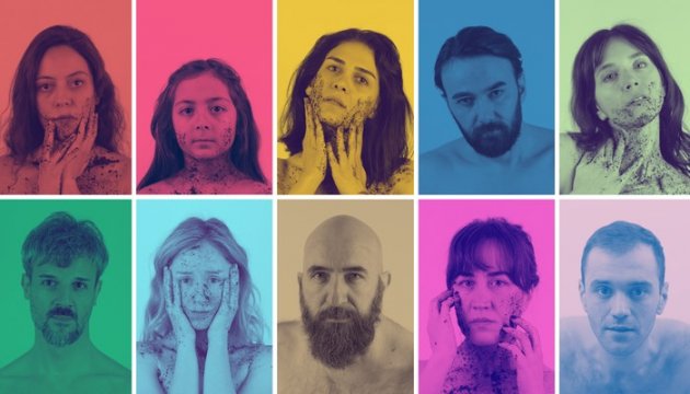 Nushu Tiyatro Kediler Bataklığı'nda…